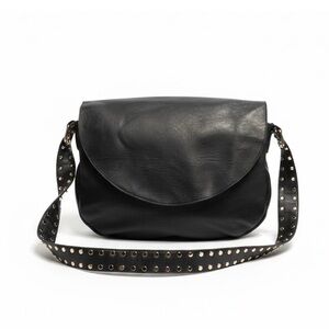 LEATHER BLACK SHOULDER BAG WITH STUDDED STRAP. LIKE NEW.